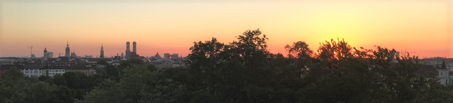 Blick vom Landtag bei Sonnenuntergang nach Westen